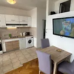 Trpimira Street Apartman *
