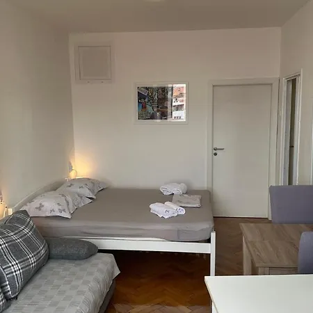 Апартаменты Trpimira Street Сплит