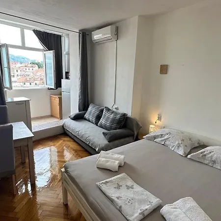 Trpimira Street Апартаменты