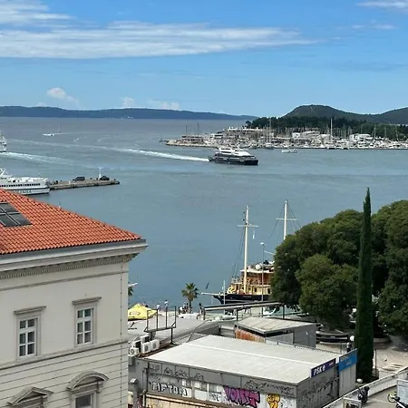 Апартаменты Trpimira Street *